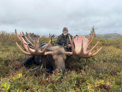 Moose Complete Pass Through with Wide Series Broadheads